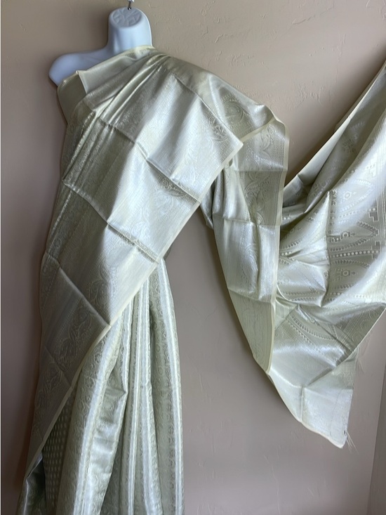 Saree - Picture 9 of 10